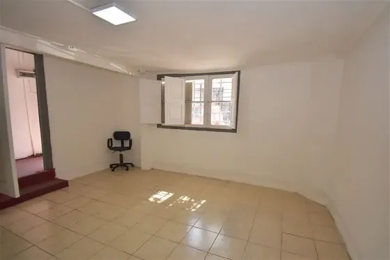 Casa En Venta De 6 Dorm. En Santiago
