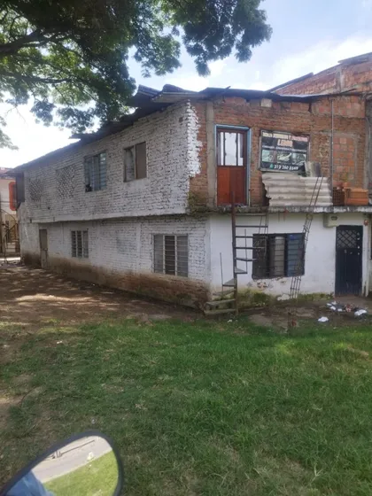 Se Vende Casa Barrio Mojica Tiene Tres Frentes