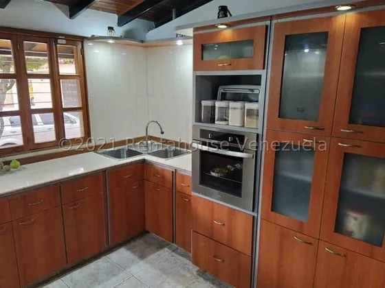 Daniela Linarez Vende Casas Acogedora En Excelente Urbanizacion De Cabudare Muy Segura Y Comoda Amoblada Posee 345m2 Modernos Acabados Y Todos Los Servicios Basicos                                    