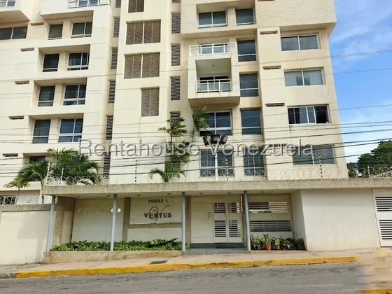 Apartamento Amoblado Con Planta Eléctrica En La Lago Cb