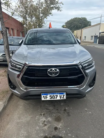 Toyota Hilux Pick-up 2.8 Cd Srv 204cv 4x2