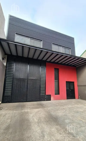 Excelente Galpon/deposito Con Oficinas Y Ascensor - Banfield