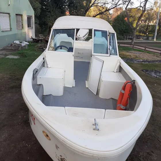 Traker Benavidez 638 , Motor Etec 60 Hp (120 Hs Aprox)