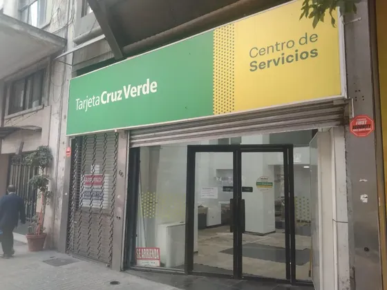 Amplio Local Comercial De 3 Niveles.