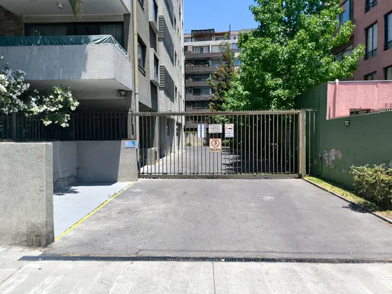 Estacionamientos Subterráneos  Campus Oriente Uc