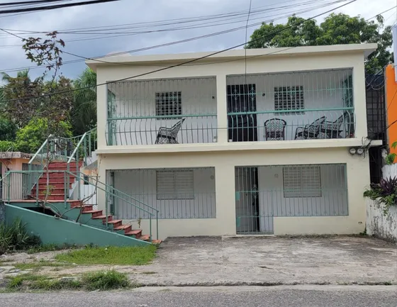 Casa En Alquiler Primer Nivel, Ubicada En El Sector Bella Vista Boca Chica A 5 Minutos De La Playa.