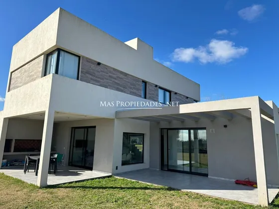 Casa En Venta En Canning Barrio Cruz Del Sur