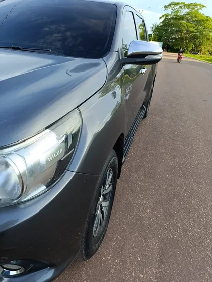 Toyota Hilux 2.7 Srv Cab. Dupla 4x2 Flex Aut. 4p