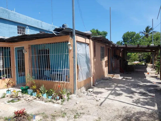 Casa En La Caleta Mil Metros Oportunidad De Inversion, Calles Asfaltadas