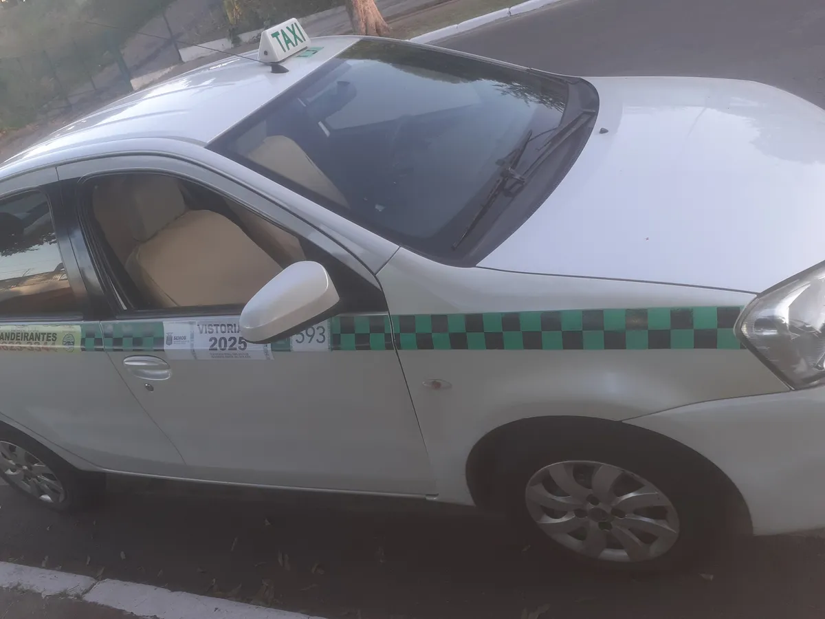 Toyota Etios Sedán 1.5 16v Xs 4p64002096508033120