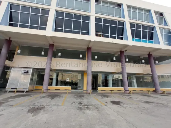 Hermosa Oficina , Inm 23-12256, Ubicacion Estrategica, Rápido Y Fácil Acceso, Situado En Moderno Complejo Comercial Industrial, Amplia Distribución, Vista Panorámica, Planta Eléctrica Areas Comunes