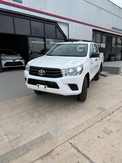 Toyota Hilux Pick-up 2.4 Cd Dx 150cv 4x4