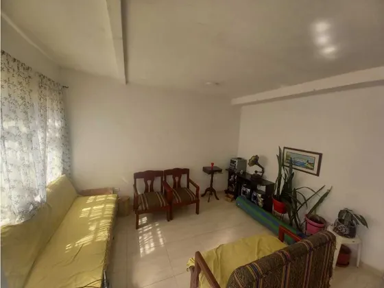Venta Casa Con Lote Barrio Colombia
