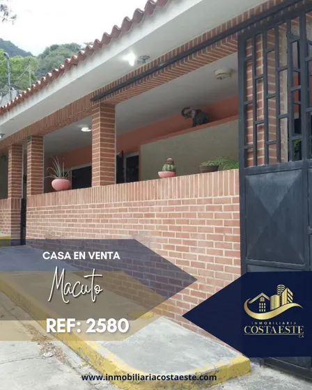 Casa En Venta Ubicada En Macuto, Sector El Pavero Ref 2580