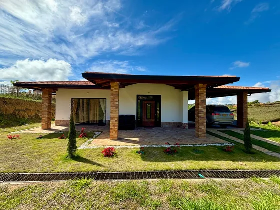 Hermosa Casa Campestre En Venta