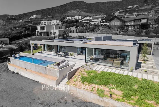 Espectacular Casa Amoblada Construida Y Diseñada P...