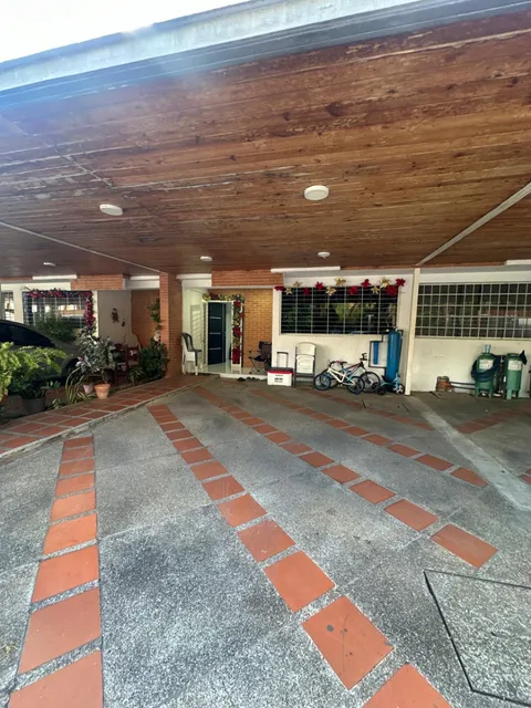 Town House En Venta Pozo De Agua Con Vigilancia Mañongo 