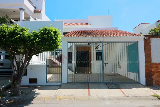 Duplex A La Venta En Una De Las Zonas Mas Centricas De Mazatlan, Excelente Ubicacion