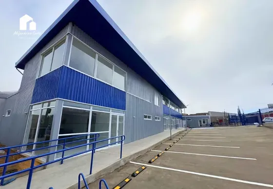Arriendo Locales Comerciales En Nuevo Strip Center