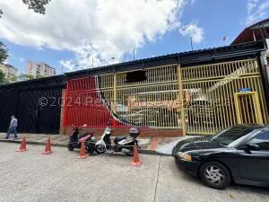Terreno Con Local En Alquiler En Los Chaguaramos 