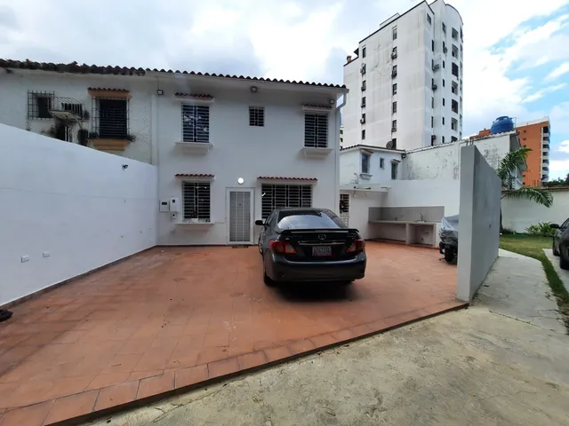 En Venta Casa Urb. Prebo Clientes Directos (lp)