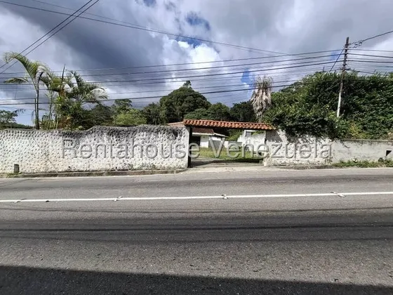 Casa En Venta Con Gran Jardin En Los Guayabitos Mls #25-13442