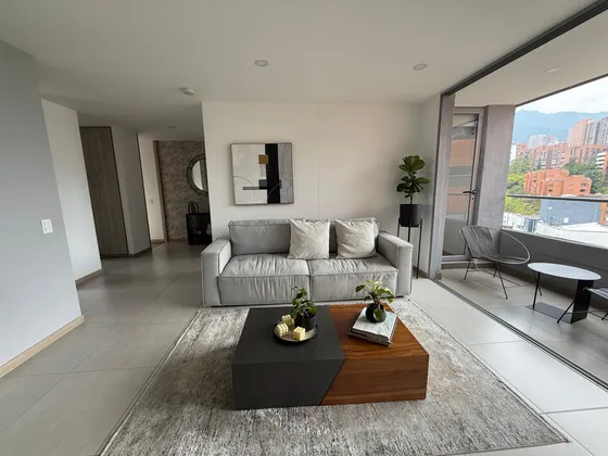 Apartamento En Venta En Los Balsos. Cod V12910