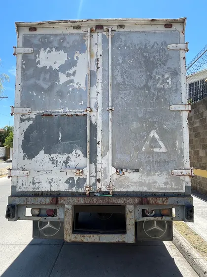 Camión Ford F350, Con Caja Grande Y Chasis Alargado