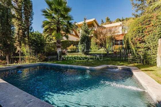 Casa En Venta De 5 Dorm. En Lo Barnechea