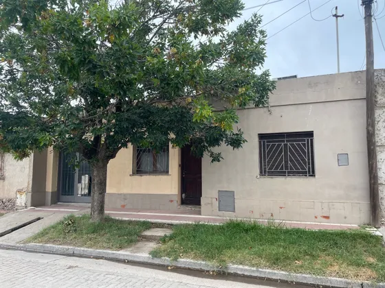 Venta Casa 3 Dormitorios Río Cuarto Con Cochera