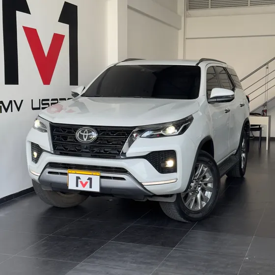 Toyota Fortuner 2.4 Diésel Srv 4x2