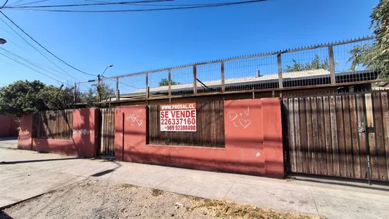 Casa En Venta De 3 Dorm. En La Florida