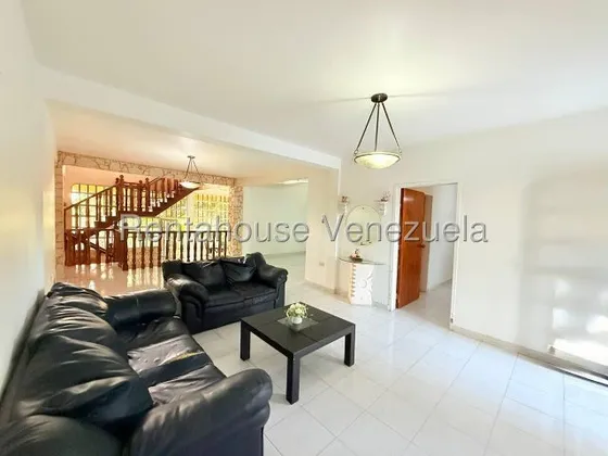 Naudy Escalona & Maribel Morillo Asesores Inmobiliarios De Rentahouse Venden Estupenda Casa Granja En Agua Viva Cabudare