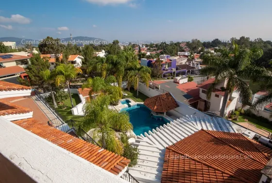 Casa En Venta Con Alberca En Bugambilias 2da Sección Sur