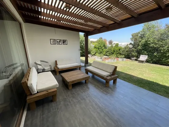 Casa En Venta De 3 Dorm. En Colina