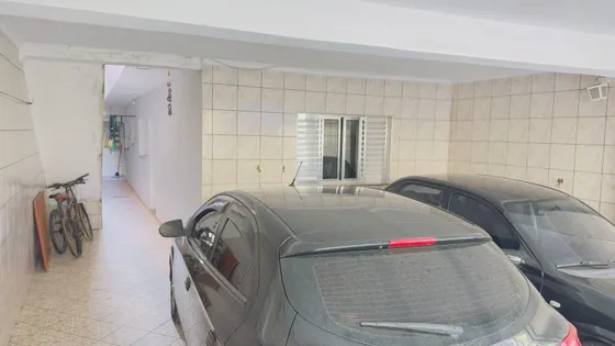 Sobrado 2 Suítes, 3 Quartos, Garagem 2 Carros E Moto