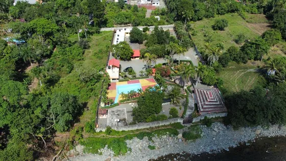 Villa Con Amplio Terreno En Bonao
