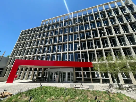 Parque Empresarial Aeropuerto. Oficinas En Alquiler De  50 M2 Y 60 M2. A Estrenar!
