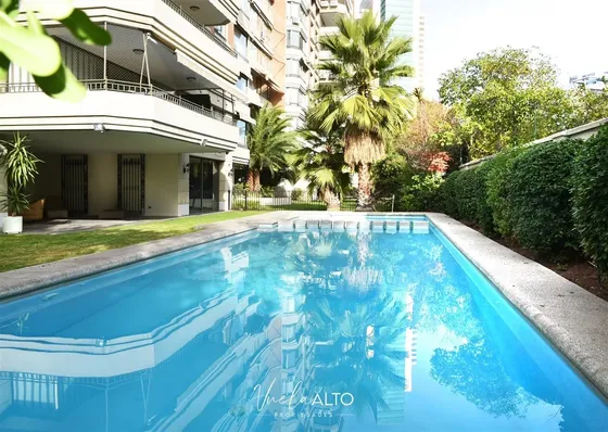 Departamento En Venta De 3 Dorm. En Vitacura / 2 Estac.