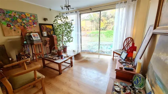 De 2 Pisos, 5 Dorm Y 4 Baños Gran Patio Y Piscina. Peñalolén