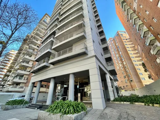 Divino E Impecable Departamento Con Cochera En La Isla, Olivos.