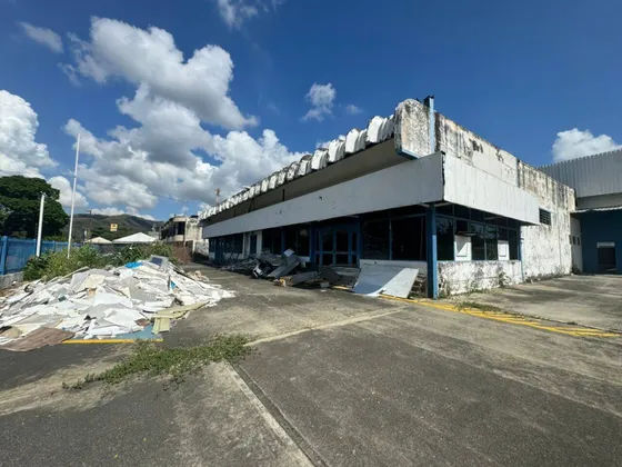 261557 Am* Venta Galpón (3.825 M2) - Los Guayos