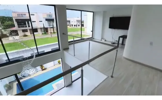 Venta De Casa Condominio  678mtr2 En Las Mercedes, Jamundí 7998.