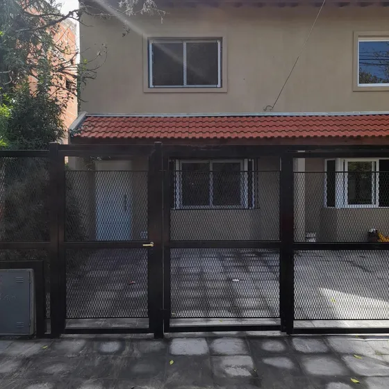 Dúplex En Venta - 2 Dormitorios 2 Baños - Pilar  