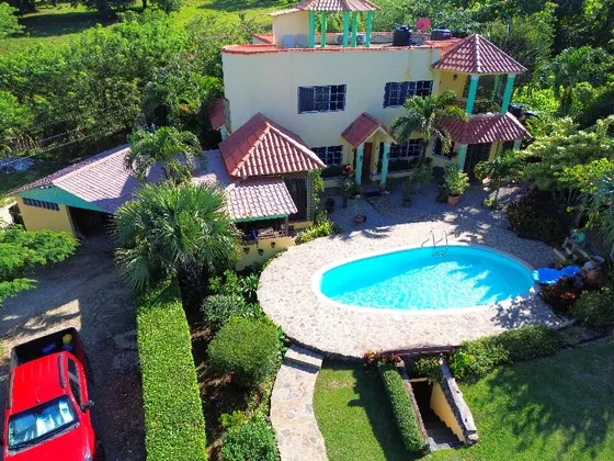 Villa En Excelente Estado Amueblada Y Con Vista Al Mar En Cabrera