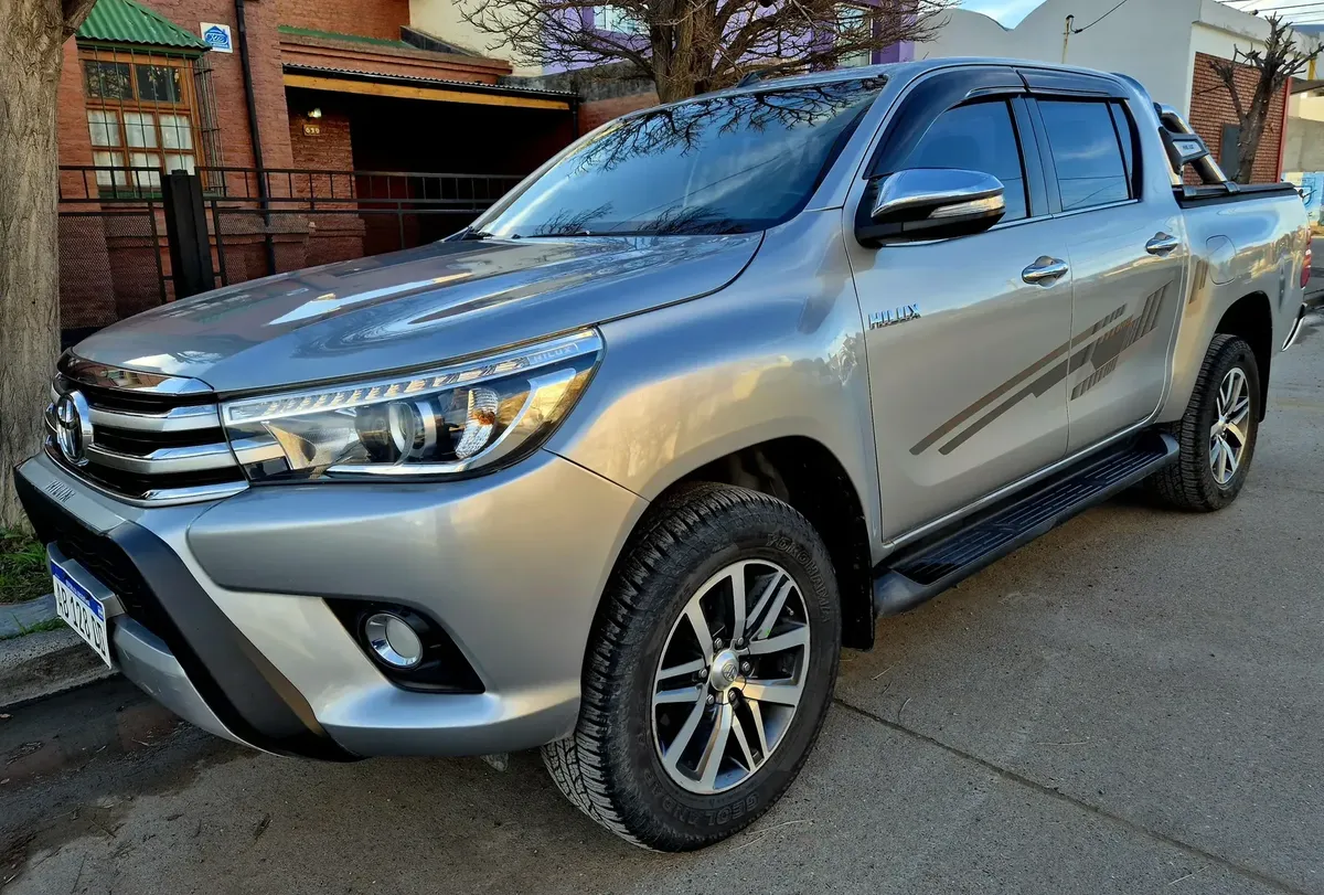 Toyota Hilux Pick-Up 2.8 Cd Srx 177cv 4x4