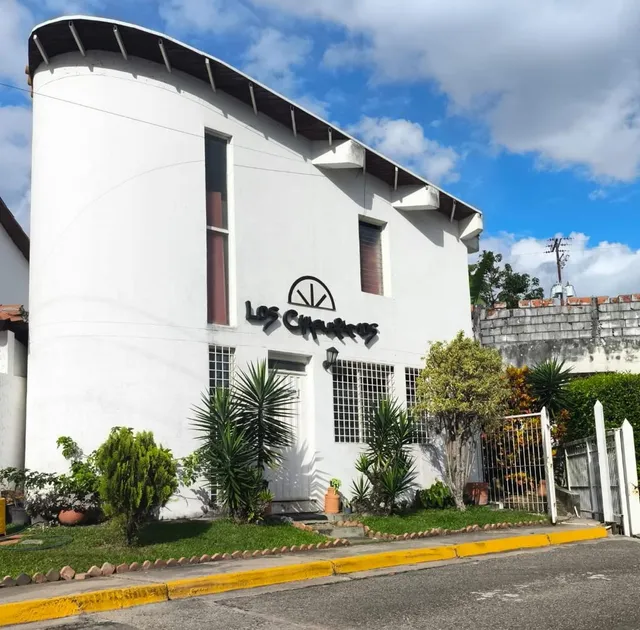 Xv, En Venta Bonita Casa Ubicada En Urb Los Chaguaramos