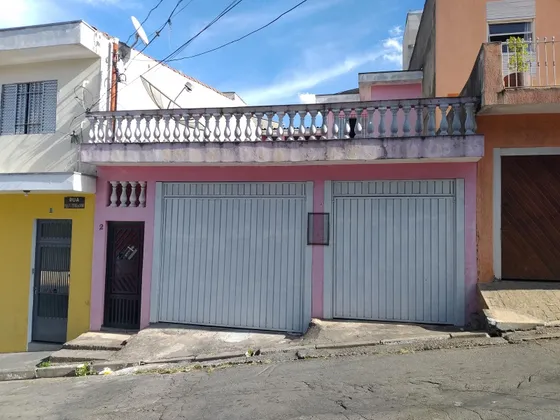 Casa De 3 Dormitórios, Sala, Cozinha, Quintal E 3 Garagens