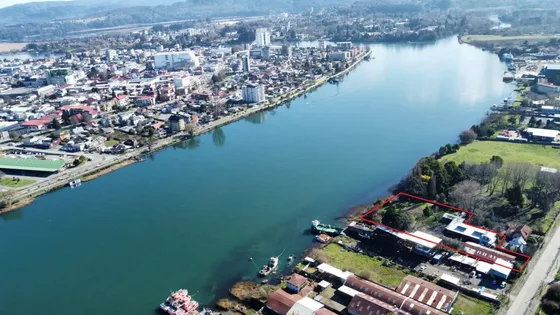 Gran Terreno De 6.000 M2 Con Orilla De Río En Avenida España