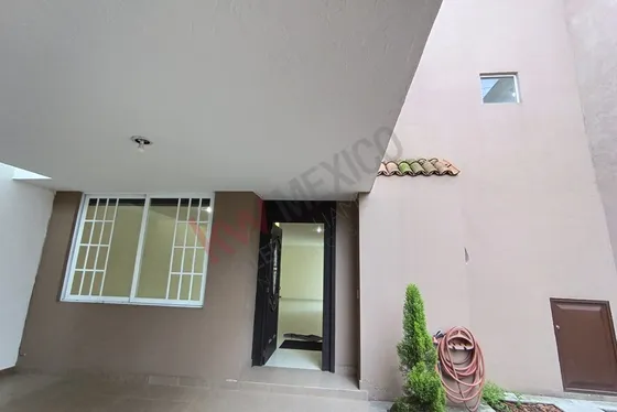 Casa En Venta En Toluca A 5 Minutos De Town Square Metepec